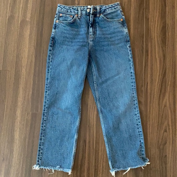 Topshop PETITE Denim - Topshop Straight Leg Jeans Raw Hem Petite size 25